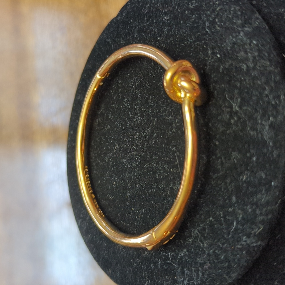 New without tags Kate Spade Sailor's Knot hinged rose gold bangle bracelet